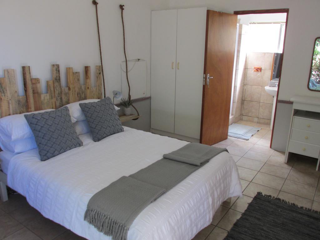 Due South Guest House Langebaan Exterior foto